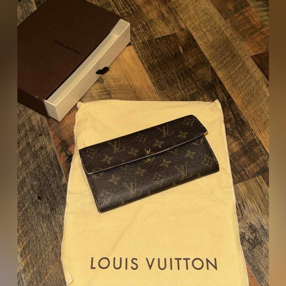 Louis Vuitton Monogram Canvas Trifold Wallet - Brown/Gold Accents